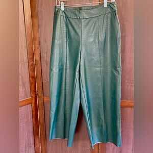 JASON WU Women's Faux Leather Croc Culotte Cropped Wide Leg Pants. Size 6‎